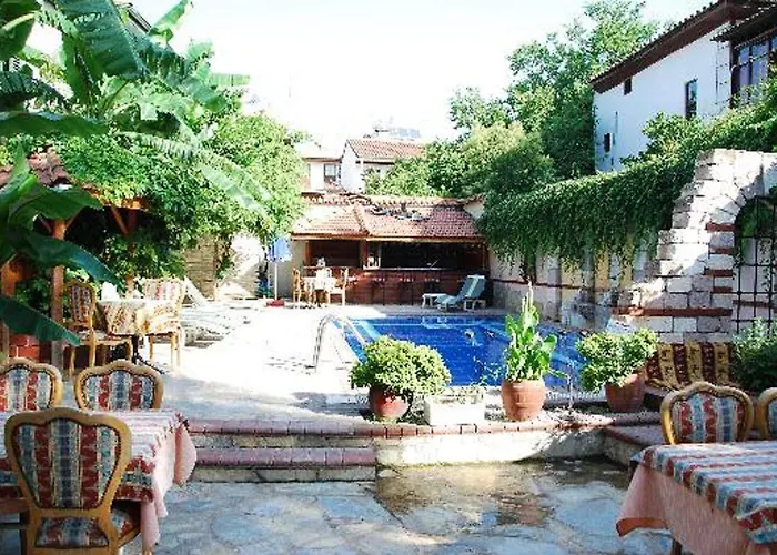 Kaleici Pera Palace 3* Antalya